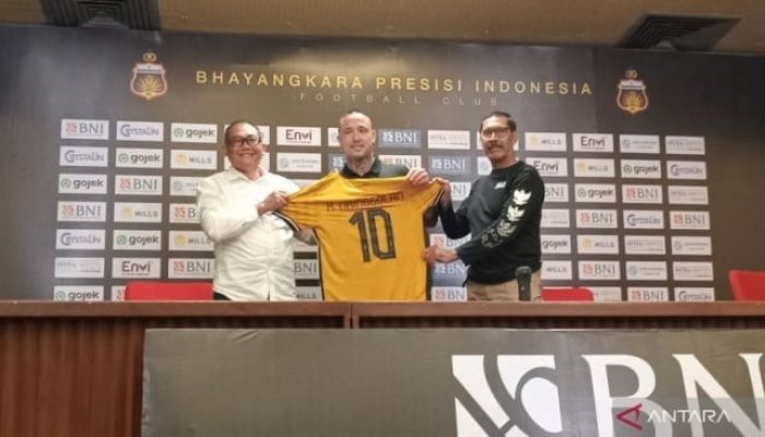 Radja Nainggolan Batal Debut Perdana Lawan PSM Makasar, Ini Alasannya