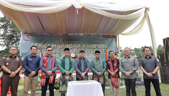 Bawaslu Provinsi Jambi Resmikan Kampung Pengawasan Partisipatif di Desa Bajubang Laut Muara Bulian