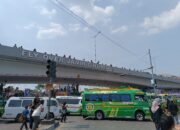 Ratusan Sopir Blokade Jalan Fly Over Jamin Ginting Medan