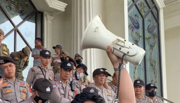 Mahasiswa Unja Desak Pemegang Saham Copot Direksi dan Komisaris Bank Jambi: “Jangan Biarkan Uang Rakyat Jadi Tumbal Judi Online!”