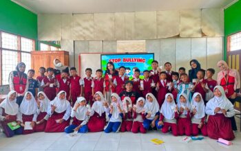 Mahasiswa KKN Psikologi Unhas Edukasi Siswa SDN 3 Teteaji Lewat Program “Berani Baik”, Bangun Keberanian Lawan Bullying