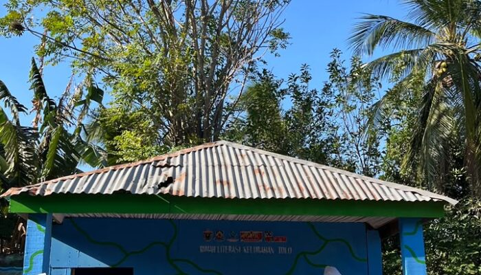 Lewat “Satu Buku, Seribu Cerita”, Mahasiswa KKN Unhas Dorong Kreativitas Menulis Anak di Kelurahan Tolo